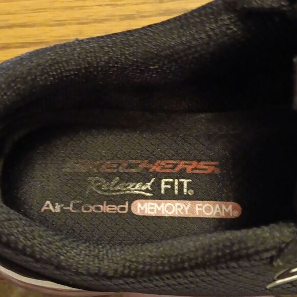 Sketchers Relaxed Fit Sneakers - Picture 7 of 11